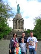 016  group pic @ Hermann Monument.JPG